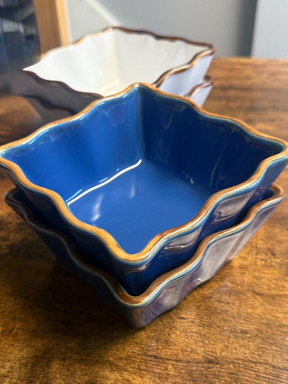 (2) White and (2) Dark Blue Scalloped Brown Edge Square Small Dishes/Bowls 4.5"